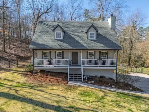 504 Hanover Ct, Woodstock, GA 30188