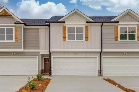6377 Pine Station Dr, Lula, GA 30554
