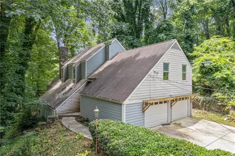 7090 Riverside Dr, Atlanta, GA 30328