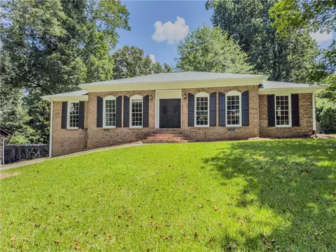 868 Bradford Ct, Lilburn, GA 30047