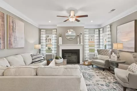 Living - 652 Blackshear Trl, Temple, GA 30179 photo 2 of 4