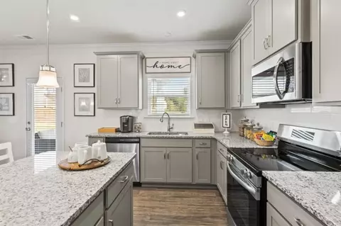 Kitchen - 652 Blackshear Trl, Temple, GA 30179 photo 2 of 5
