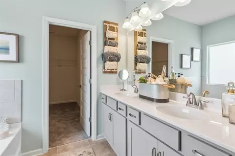 Bath - 652 Blackshear Trl, Temple, GA 30179 photo 3 of 5