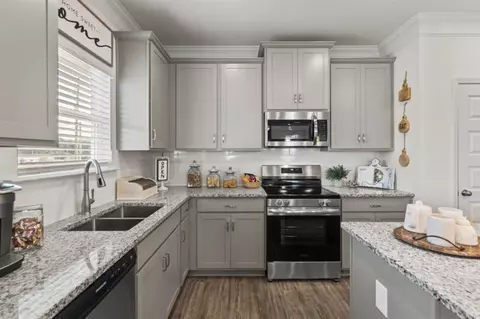 Kitchen - 652 Blackshear Trl, Temple, GA 30179 photo 3 of 5