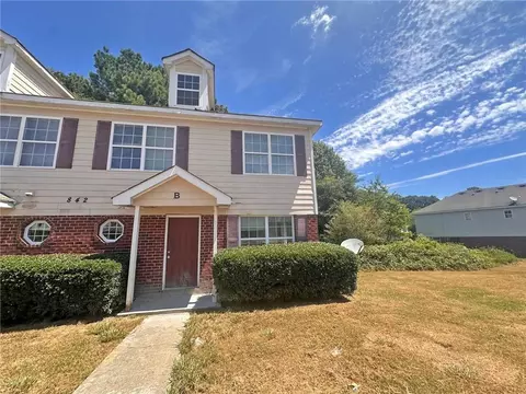 842 Store House Ct #B, Monroe, GA 30655
