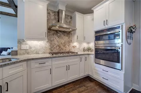 Kitchen - 33 River Birch Dr, Euharlee, GA 30145 photo 3 of 7