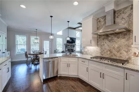 Kitchen - 33 River Birch Dr, Euharlee, GA 30145 photo 4 of 7