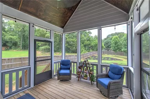 Exterior - 33 River Birch Dr, Euharlee, GA 30145 photo 7 of 9