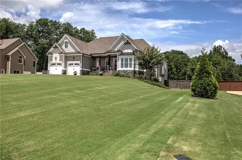Exterior - 33 River Birch Dr, Euharlee, GA 30145 photo 2 of 9