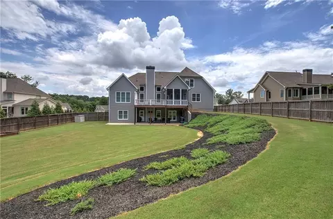 Exterior - 33 River Birch Dr, Euharlee, GA 30145 photo 5 of 9