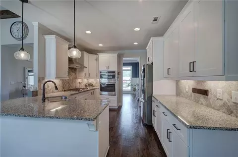 Kitchen - 33 River Birch Dr, Euharlee, GA 30145 photo 6 of 7