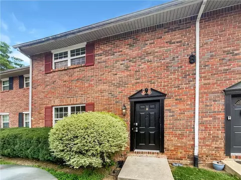6354 Shannon Pkwy #8B, Union City, GA 30291