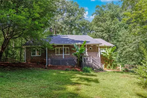 781 Grist Mill Dr E, Acworth, GA 30101