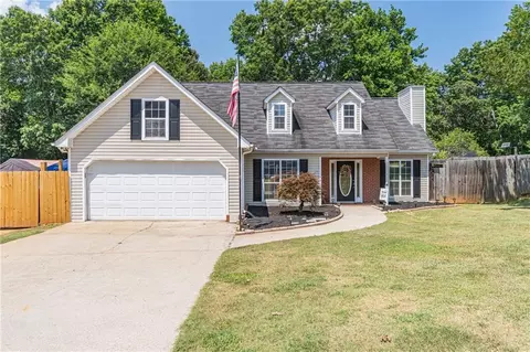4872 Hunt Club Dr, Flowery Branch, GA 30542