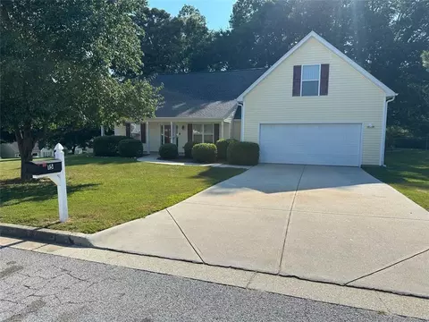 15 Creek Bend Trl, Oxford, GA 30054
