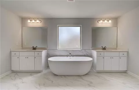Bath - 205 Haverling Pass, Hampton, GA 30228 photo 1 of 2