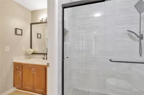 Bath - 925 Bethany Rd, Covington, GA 30016 photo 5 of 11
