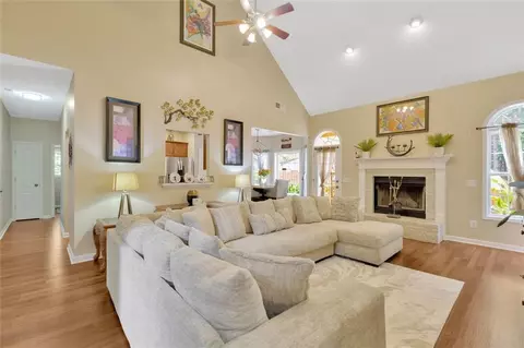 Living - 925 Bethany Rd, Covington, GA 30016 photo 3 of 4