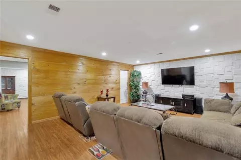 Living - 925 Bethany Rd, Covington, GA 30016 photo 2 of 4