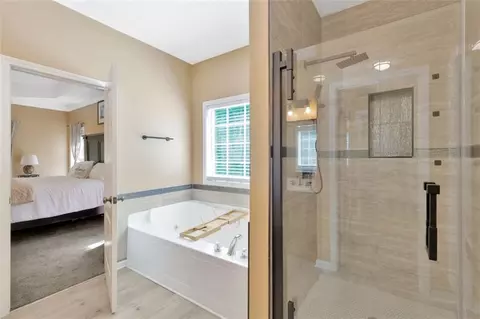 Bath - 925 Bethany Rd, Covington, GA 30016 photo 7 of 11
