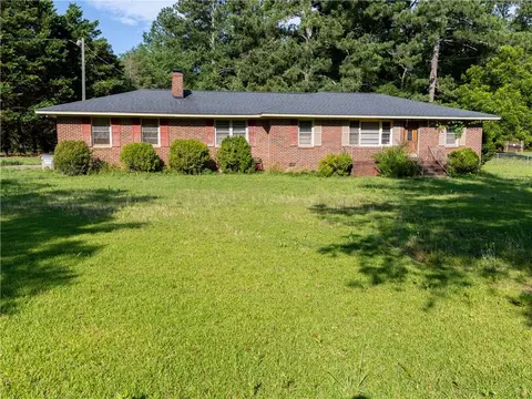 2854 Cherokee Rd, Elberton, GA 30635