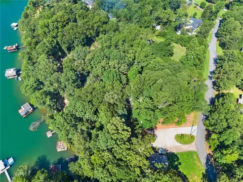 View/Area - 8915 Bridgeview Cir, Gainesville, GA 30506 photo 10 of 16