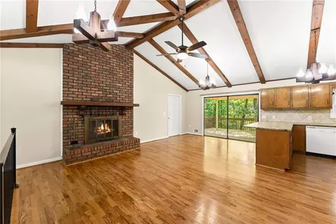 Living - 8915 Bridgeview Cir, Gainesville, GA 30506 photo 1 of 8