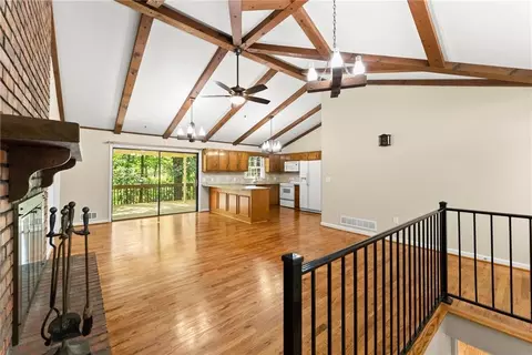 Living - 8915 Bridgeview Cir, Gainesville, GA 30506 photo 3 of 8