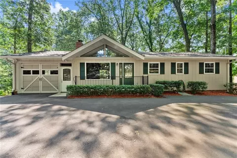 Exterior - 8915 Bridgeview Cir, Gainesville, GA 30506 photo 5 of 14