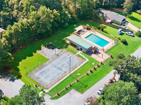 View/Area - 8915 Bridgeview Cir, Gainesville, GA 30506 photo 5 of 16