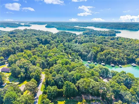 View/Area - 8915 Bridgeview Cir, Gainesville, GA 30506 photo 8 of 16