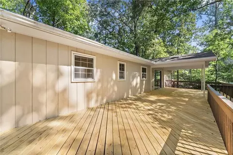 Exterior - 8915 Bridgeview Cir, Gainesville, GA 30506 photo 9 of 14