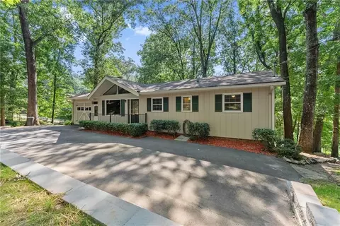 Exterior - 8915 Bridgeview Cir, Gainesville, GA 30506 photo 6 of 14