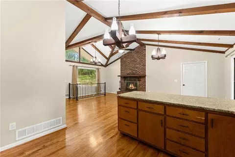 Living - 8915 Bridgeview Cir, Gainesville, GA 30506 photo 5 of 8