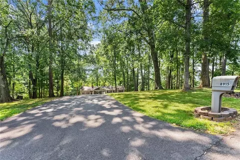 8915 Bridgeview Cir, Gainesville, GA 30506