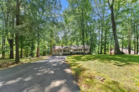 Exterior - 8915 Bridgeview Cir, Gainesville, GA 30506 photo 2 of 14