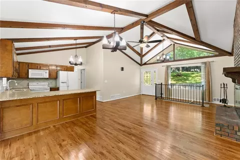 Living - 8915 Bridgeview Cir, Gainesville, GA 30506 photo 4 of 8