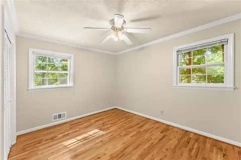 Bedroom - 8915 Bridgeview Cir, Gainesville, GA 30506 photo 5 of 6