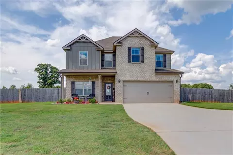 829 Colvin Dr, Locust Grove, GA 30248