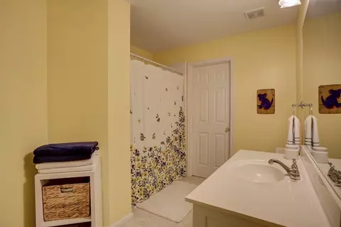 Bath - 7075 Brixton Pl, Suwanee, GA 30024 photo 5 of 8