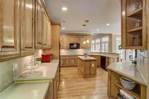Kitchen - 7075 Brixton Pl, Suwanee, GA 30024 photo 8 of 9
