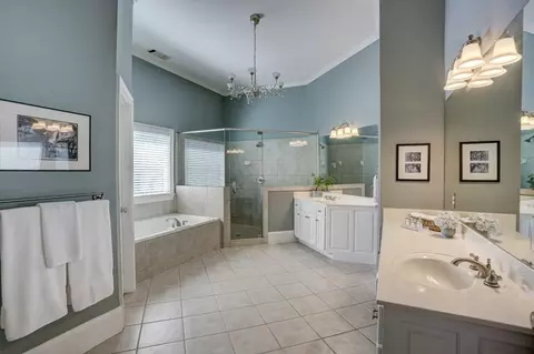 Bath - 7075 Brixton Pl, Suwanee, GA 30024 photo 2 of 8