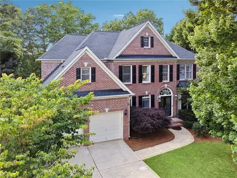 302 Shawnee Indian Ln, Suwanee, GA 30024