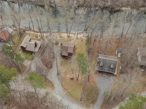 823 Centergate Dr, Ellijay, GA 30540