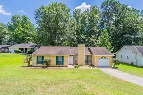 424 Sir Winston Ct, Jonesboro, GA 30238