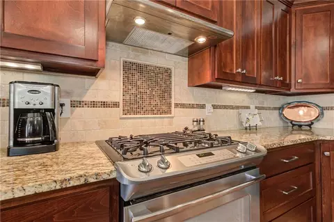 Kitchen - 103 Old Avery Dr, Canton, GA 30115 photo 6 of 9