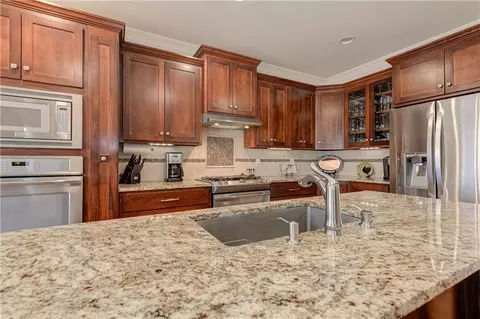 Kitchen - 103 Old Avery Dr, Canton, GA 30115 photo 4 of 9