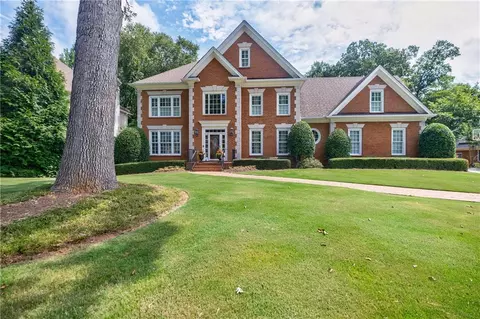5201 Brooke Farm Dr, Atlanta, GA 30338