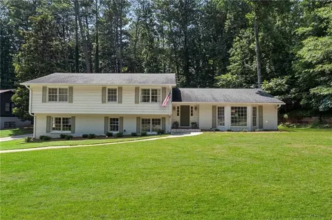 1270 Northshore Dr, Roswell, GA 30076
