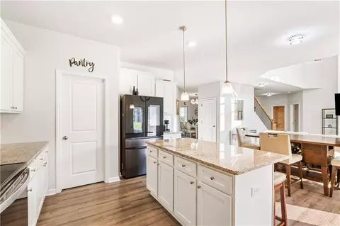 Kitchen - 1052 Longleaf Trce, Monroe, GA 30656 photo 3 of 4